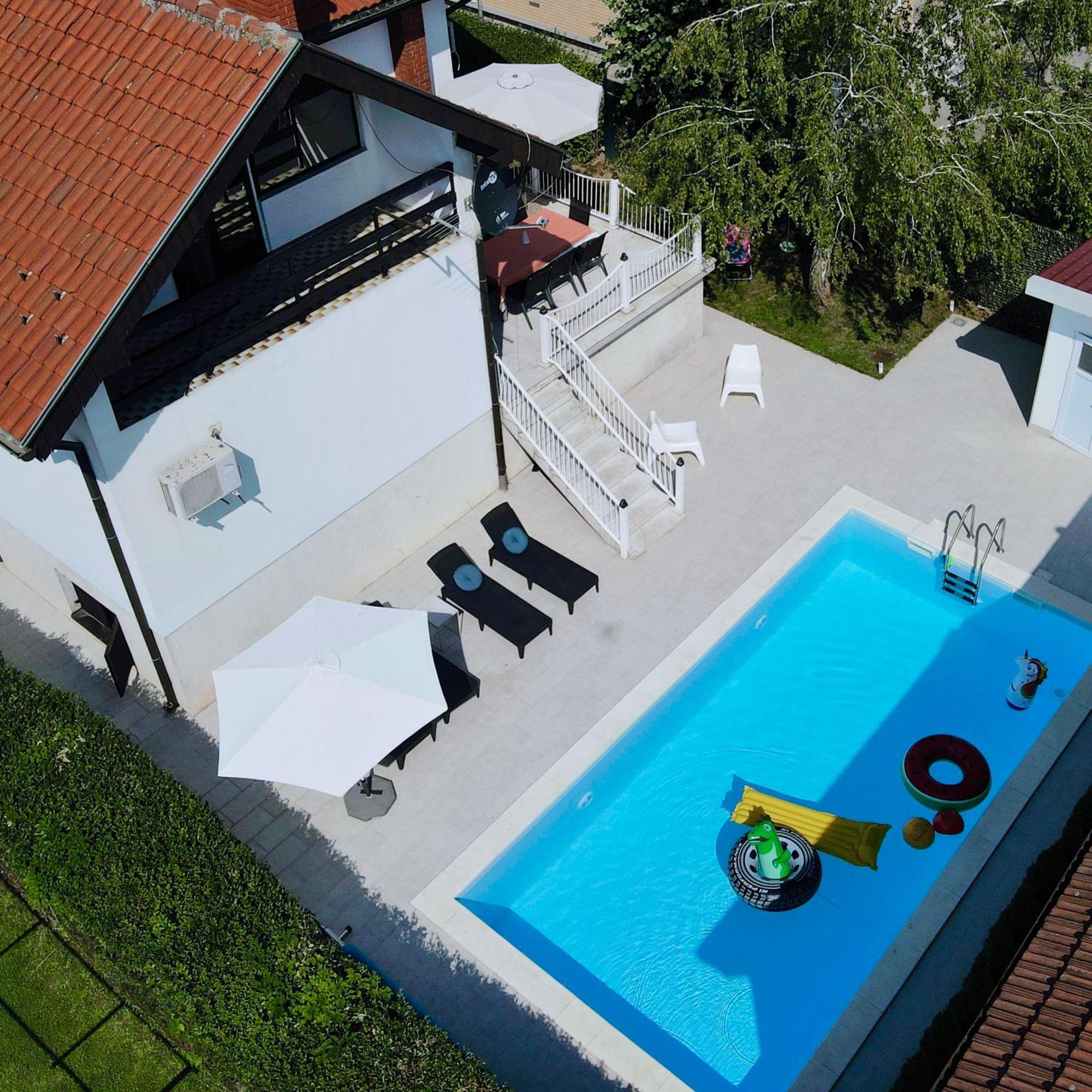 Villa Mina Kladovo, 5-Bedroom Villa With Pool For Up To 12 People Esterno foto